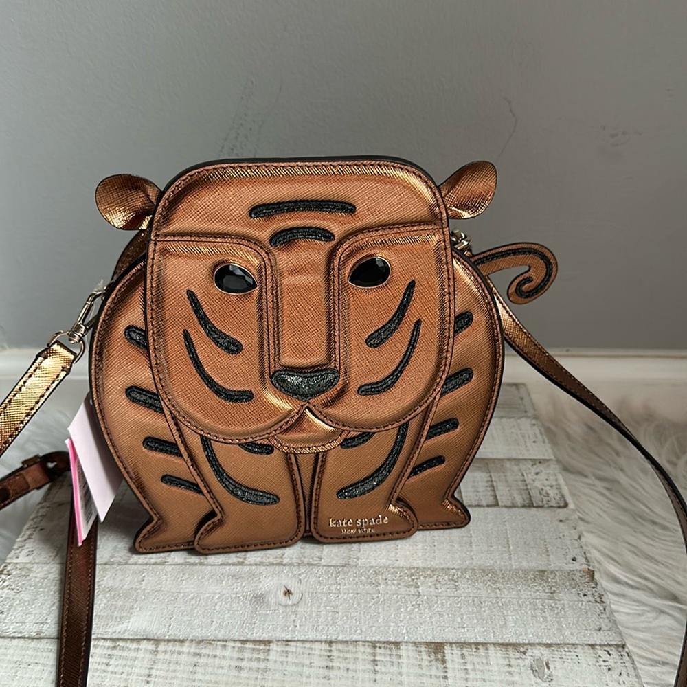 Nwt Kate spade metallic saffiano Felix 3D tiger bag